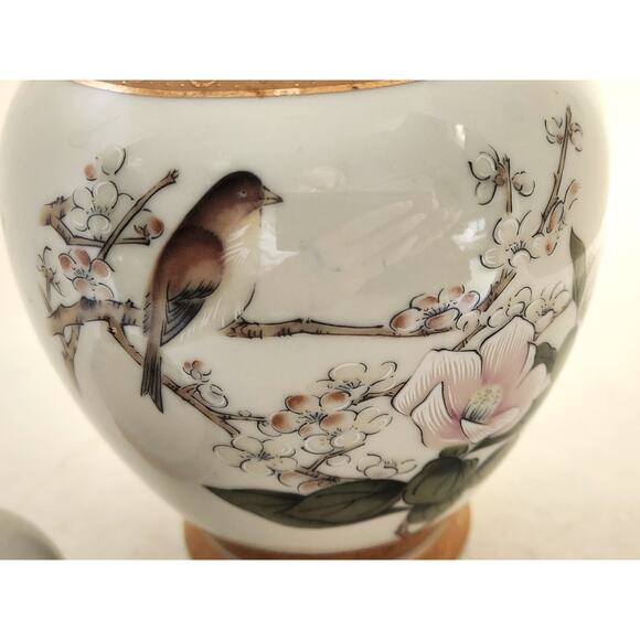GINGER JAR/JAPAN-Cherry Blossoms-Bird-Gold Tone Trim-Cream Color-Lid-Shelf Decor - Picture 8 of 14
